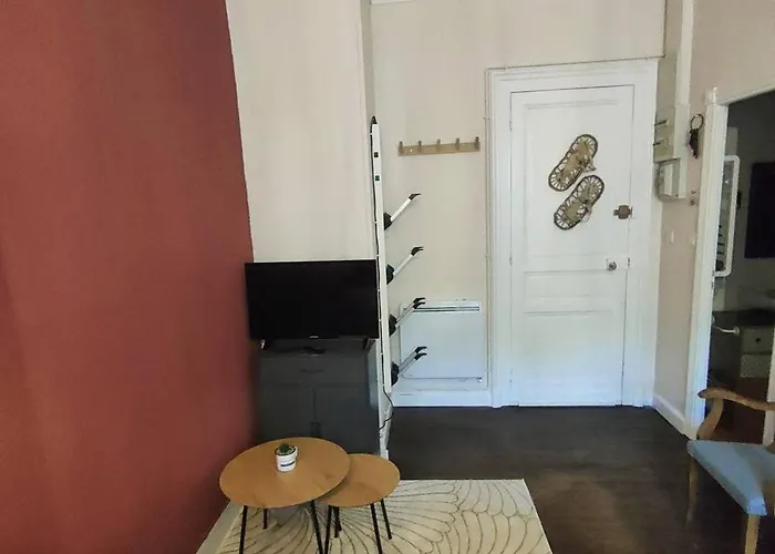 4 Personnes Pres Des Telecabines A - Fr-1-234-271 コテレ